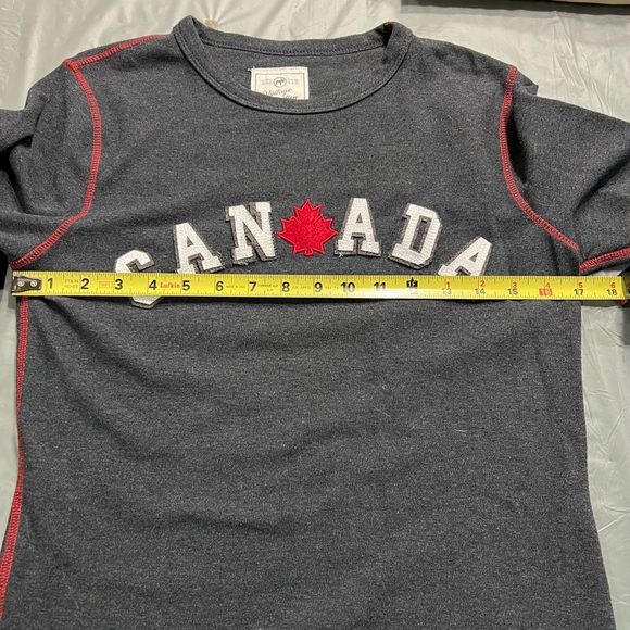 Vintage Collection super soft Canada Long sleeve T shirt. Medium - Picture 10 of 14